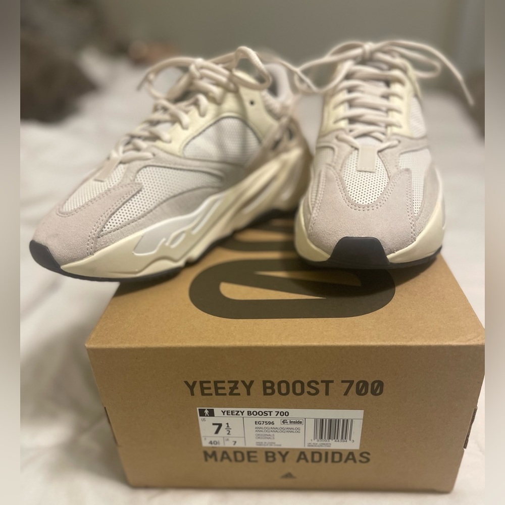 Adidas Yeezy Boost 700 (Analog) Sneakers NWT - Picture 4 of 7